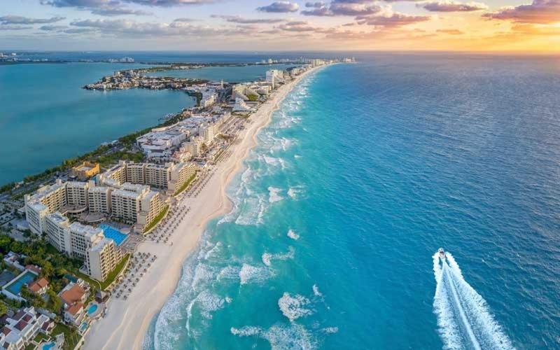 Oceanfront Condo Bm By Andiani Cancún Exterior foto